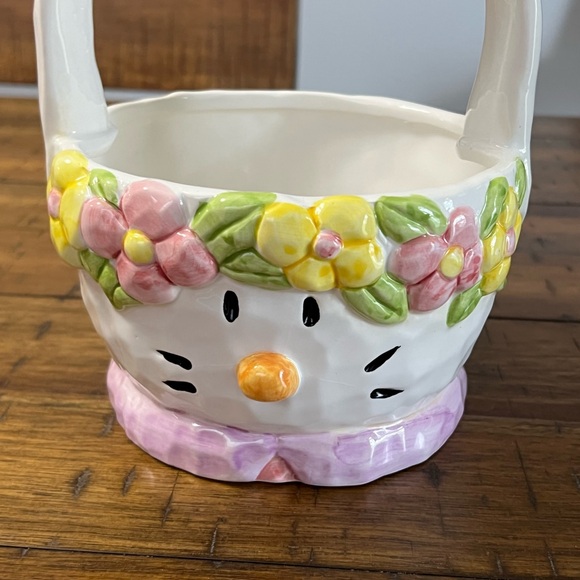 Vintage Ceramic Easter Bunny Basket. - Picture 2 of 10